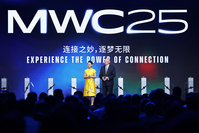 上海MWC现场：幻飞智控机器狗成“流量担当”国际观众纷至沓来